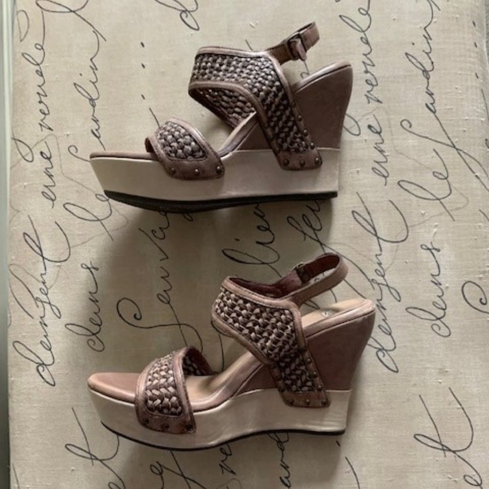 UGG 1002511 Leather Wedge Platform Sandals 9.5